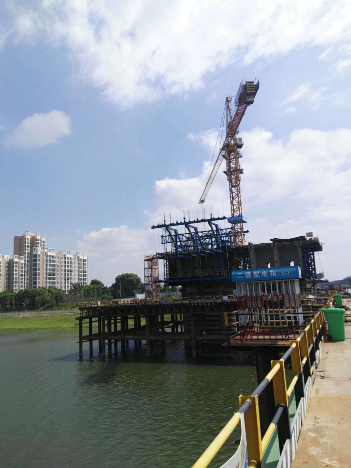 Puente Huangpoqiao fundido in situ viga en voladiforma Traveler Boyoun