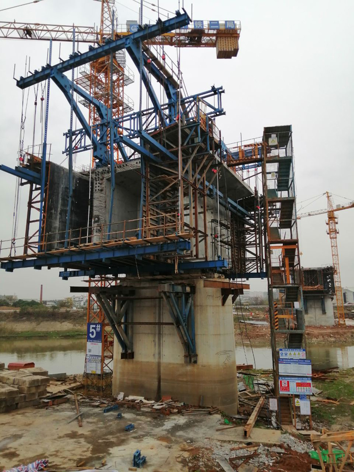 Huangjinghuang Express Way Cast in situ beam-Cantilever Form Traveler Boyoun