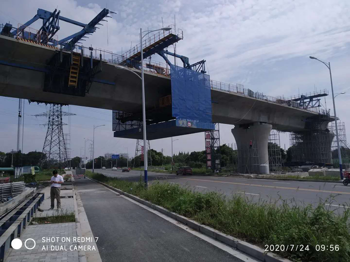 Guangzhou Moyangjiang puente de puente fundido in situ beam-Cantilever forma Traveler Boyoun