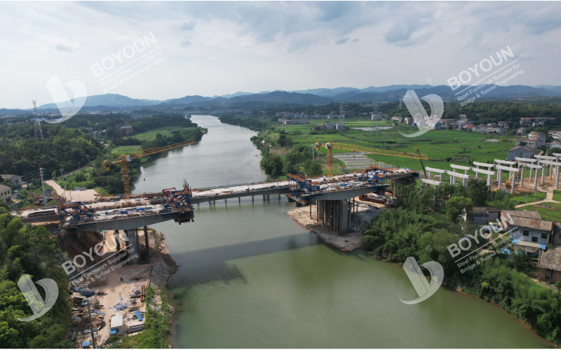 Forma voladizo del proyecto Traveler para el puente Lu River Expressway en Lilou