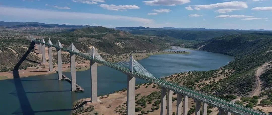 El puente de Xilamulun se abre al tráfico