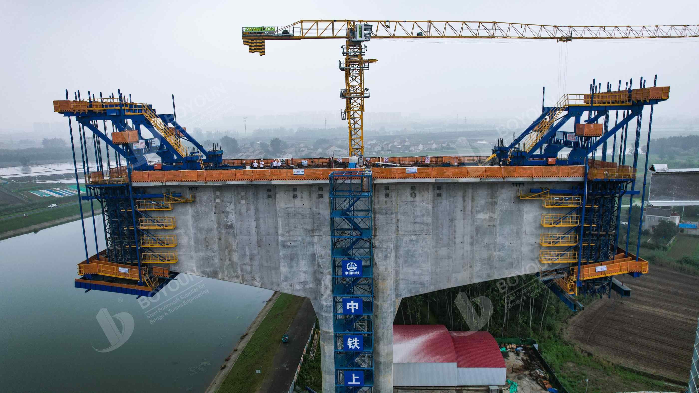 Shanghai-Chongqing-Chengdu tren de alta velocidad Liuhe Mege puente