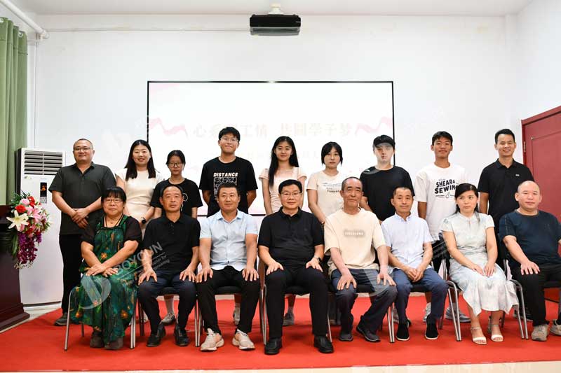 La exitosa conclusión de la ceremonia de entrega de la quinta beca Boyoun para los hijos de los empleados