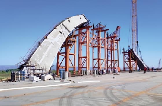 Puente de arco de acero