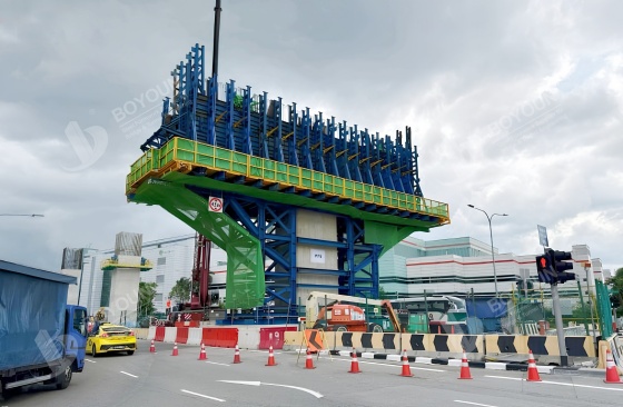 Tecnología de construcción prefabricada de columna de muelle de puente y viga de cubierta de puente elevado