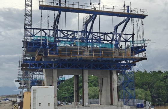 Puente Bucana en Filipinas