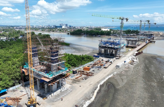 Puente Bucana en Filipinas