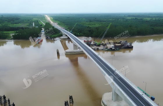 Puente Sarawak Sungai Krian en Malasia