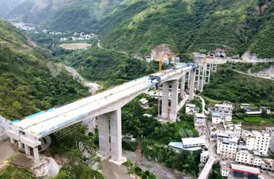 Duoping No 1 Bridge Project (en inglés)
